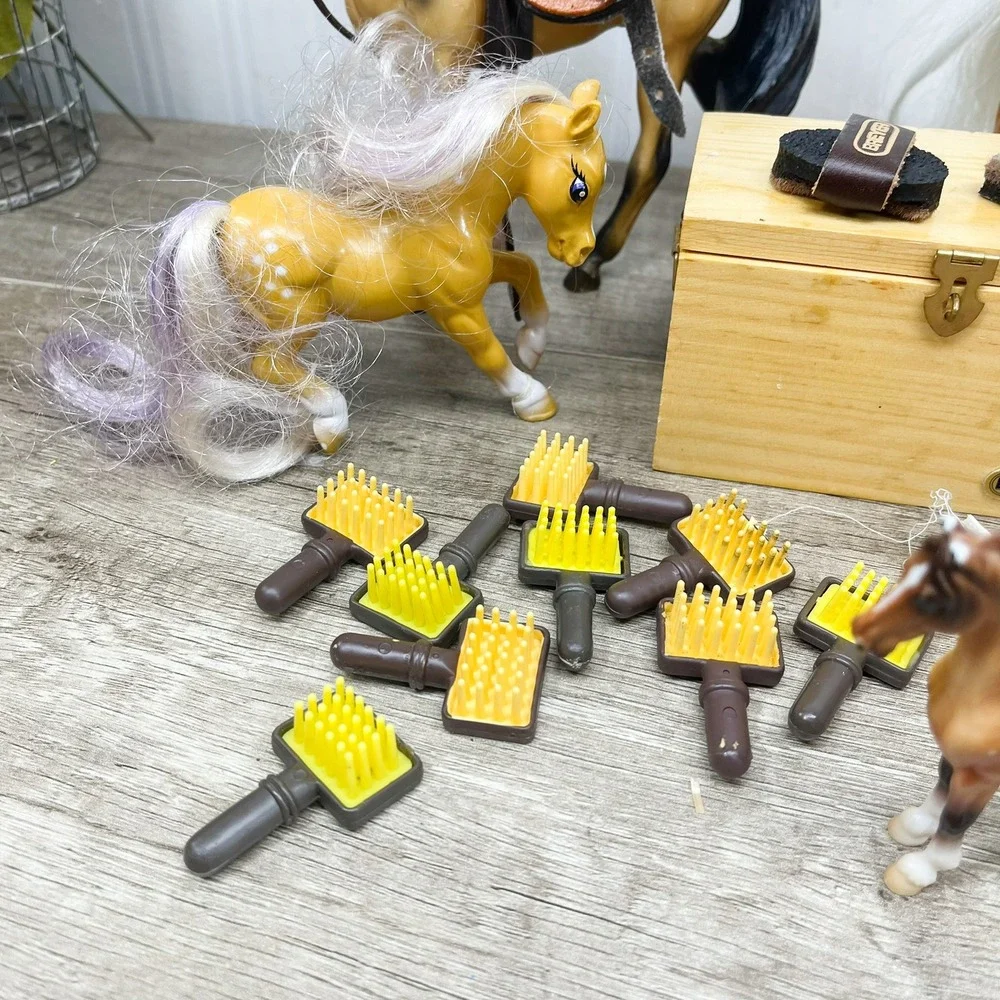 Breyer Reeves Horse Figure Lot with Wooden Tack Box Saddles Brushes Accessories